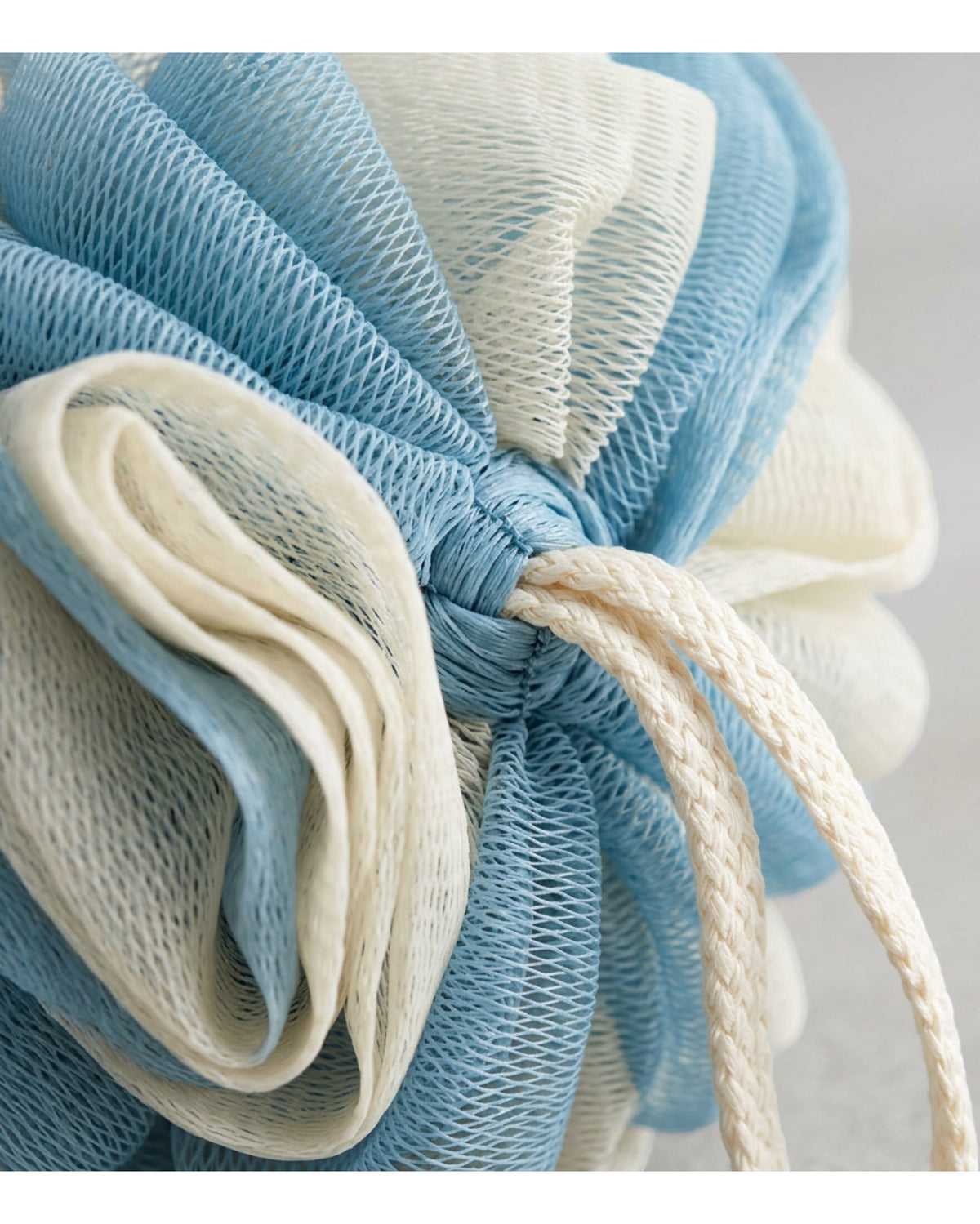 Xkdwp Spiral Mesh Ribbon Bath Pouf Sky Ivory - Detail view